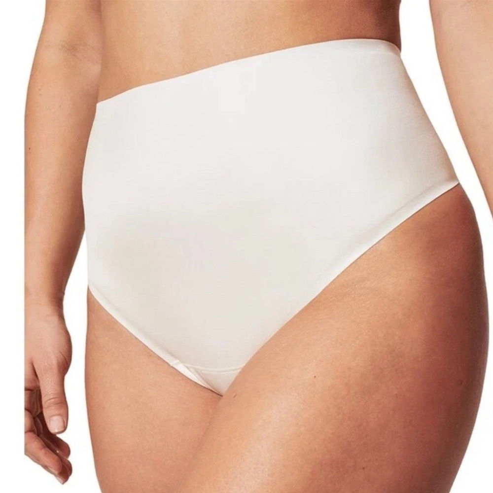 SPANX SpanxSmooth Satin Shaping Thong Linen Size 3X